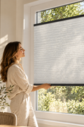 Classic Plissee nach Maß als flexibler Sichtschutz am Wohnraumfenster